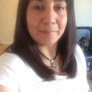 Meet your Posher, Elia